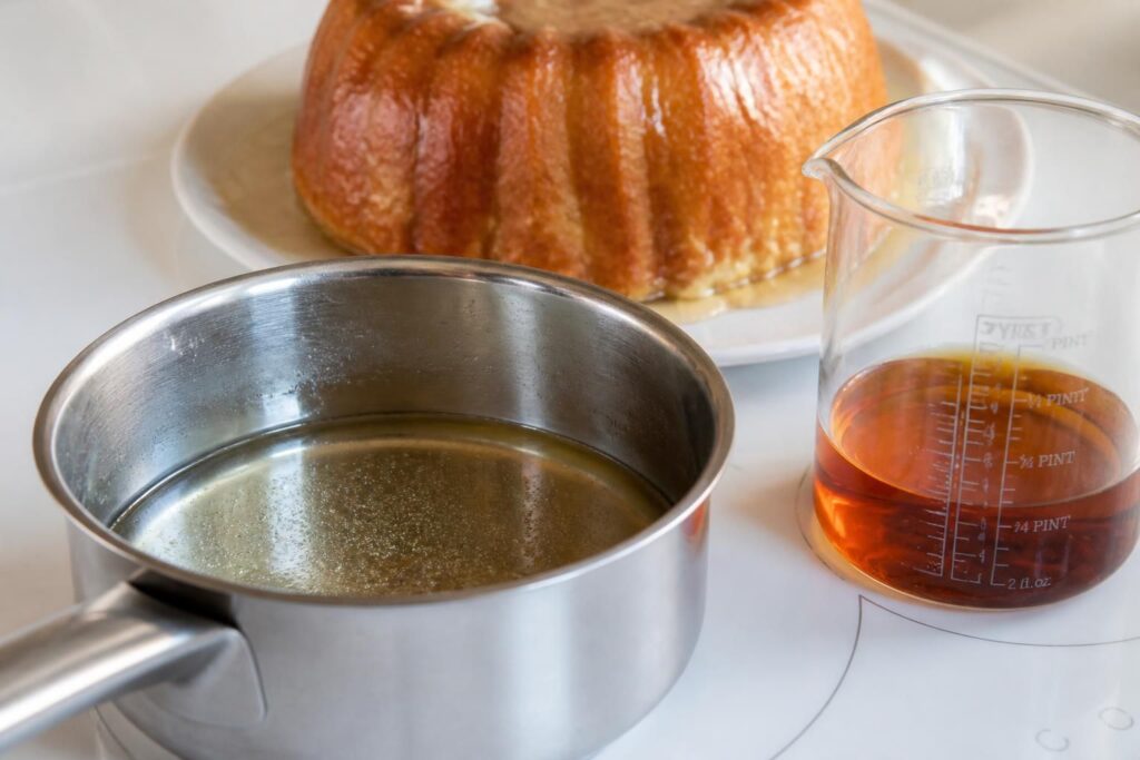 découvrez notre recette facile et rapide de sirop de sucre pour un baba au rhum parfaitement imbibé, gourmand et savoureux à souhait.